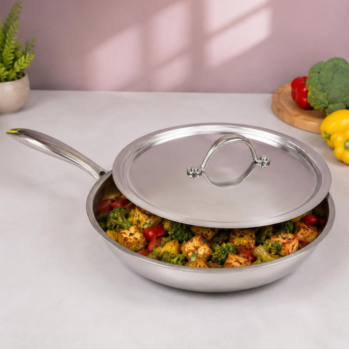 Fry Pan With Steel Lid